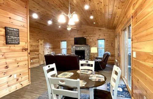Tellico Plains Casa | Perfect Stay for Fishing, Hiking, R&R - Charming Sapphire Bear Home