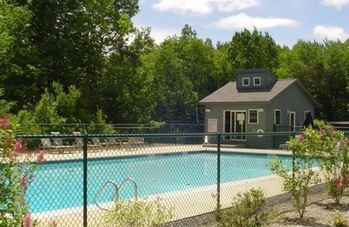 Sunapee Condominio | Lake Sunapee Resort - ¡Resort de cuatro estaciones de golf / tenis / piscina / playa!