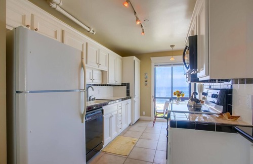 Lincoln Acres Condominio | Perfect Sunsets... 2 Bedroom - 2 Bath condo with unobstructed views of the ocean