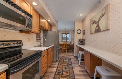 Three Lakes Cabina | Perfect Water View 2 Bed Cabin on Deer Lake in Three Lakes, Booking for summer