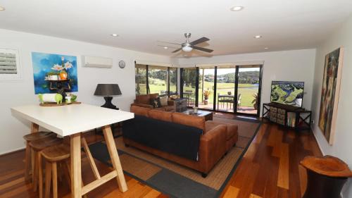 Salamander Bay Apartamento | Perfect weekend getaway plus golf at your doorstep