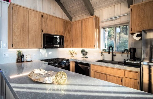 Springville Casa | Perfection: Private Giant Sequoias, 100 Mile Views