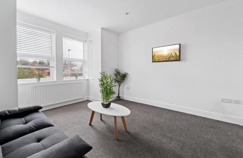 Peterborough Apartamento | Perfectly Located 2-Bed w/ Free Private Parking