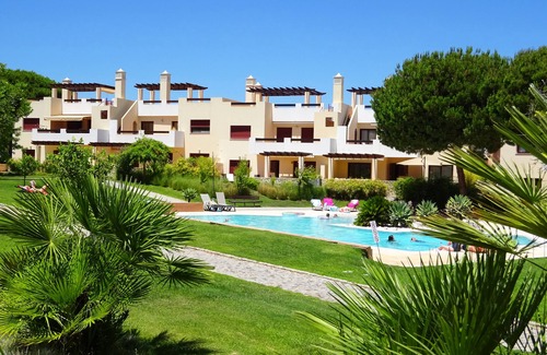 Quarteira Villa | VILLA DE 4 CAMAS PERFECTAMENTE UBICADA EN UN SPA 5 RESORT Y GOLF RESORT EN VILAMOURA