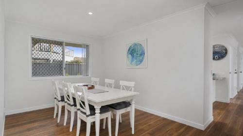 Banksia Beach Casa | Perfectly Located Holiday Retreat
