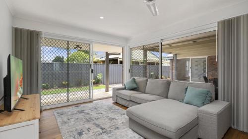 Banksia Beach Casa | Perfectly Located Holiday Retreat