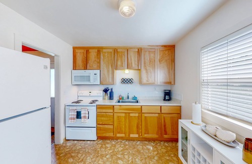 Trinidad Cabaña | Perfectly located home with pellet stove - walk to Trinidad State Beach & Harbor