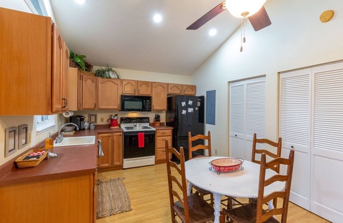 Sylva Cabina | Perfectly Located Mountain Cabin with Breathtaking, Long Range Views!