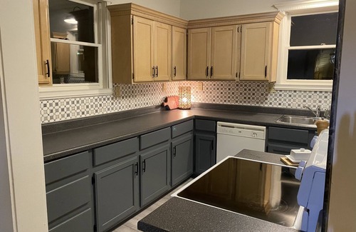 Guntersville Casa | Perfectly located cottage in the heart of town! Walk to everything!