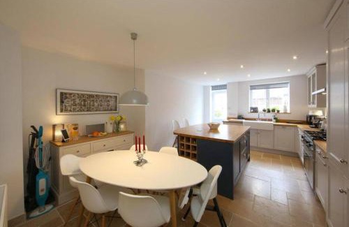 Cathays Casa | Perfectly Positioned Pad