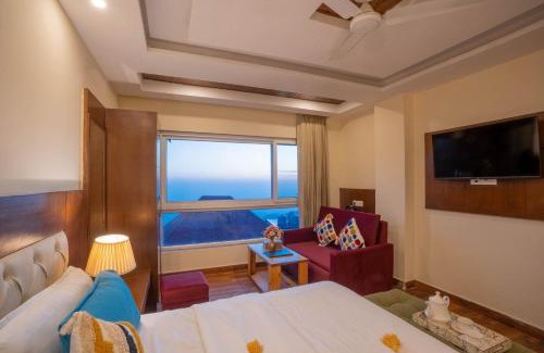 The Mall Road Hotel | Perfectstayz Value Vista 5 min walk to Mall road