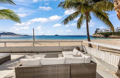 Beacon Hill Hotel | Peridot Room #1 · CocoVaa Boutique Hotel - Peridot Suite