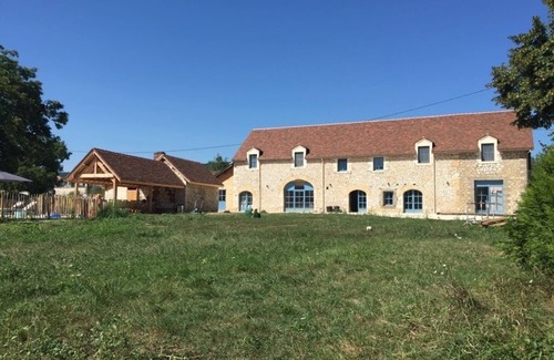 Cazoules Casa | Périgord Noir, magnificent barn converted into a haven of peace.