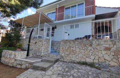 Cove Rogacic Apartamento | Perina Haven - Island Vis Beachfront