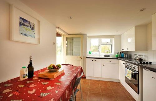 Woodbridge Casa | Period Cottage near Suffolk Coast and Forest