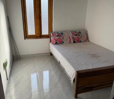 Moratuwa Casa | Perivale Budget Stay