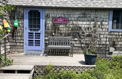 Brooklin Cabaña | PERIWINKLE COTTAGE in Brooklin, Maine