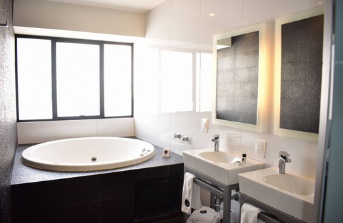 Centro de Guadalajara Hotel | Perla Central Hotel