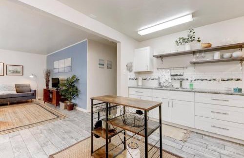 Little Italy Apartamento | Perla D'Italia -1BR- FREE Driveway Parking -1 Car