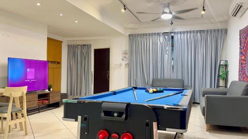 Bandar Baru Permas Jaya Casa | Permas Jaya - Pool Table & Family Gathering #4BR4B #14 pax by Cowidea
