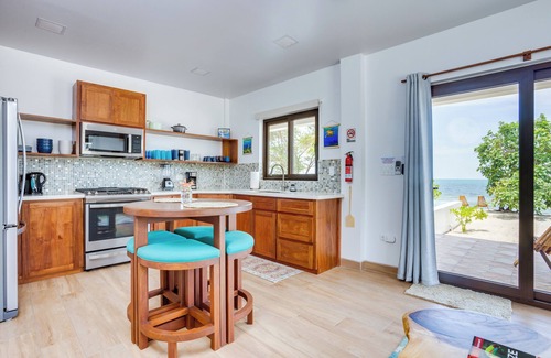 Surfside Apartamento | Permit To Play 1 - Caribbean Seafront Home 1 bedroom 1+ bath