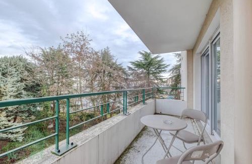 Les Serres - Vivier Apartamento | Perollier - CI - Lyon 2 - Bedroom apartment with balcony and pool