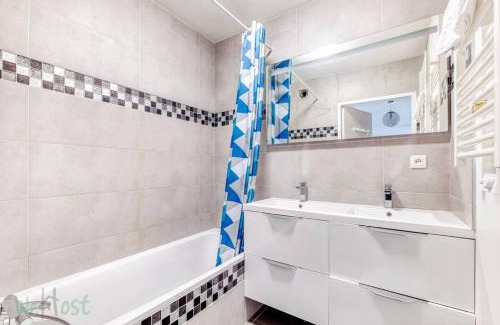 Les Serres - Vivier Apartamento | Perollier - CI - Lyon 2 - Bedroom apartment with balcony and pool