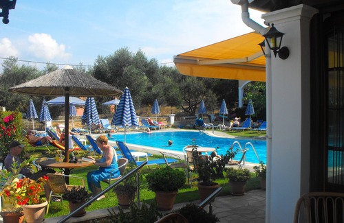 Agios Stefanos Avliotes Apartamento | Perros Hotel