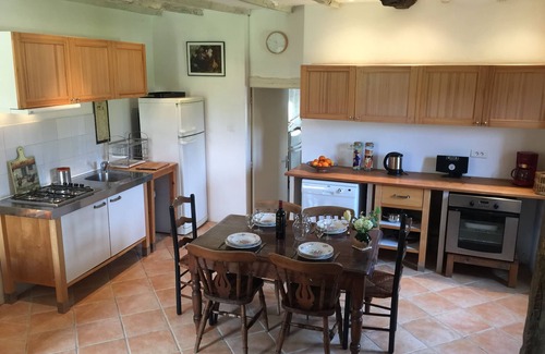 Pressignac-Vicq Casa | Perrot en Périgord : Encantadora casa con gran piscina