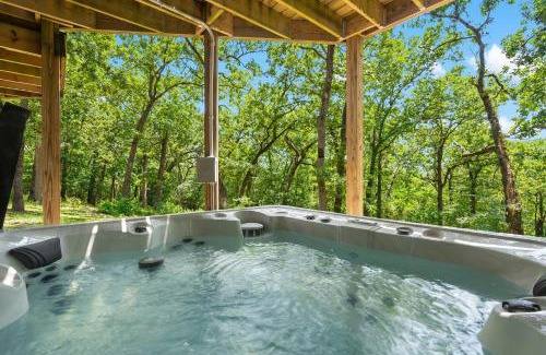 Blue Eye Cabina | Persimmon Hollow with GameRoom