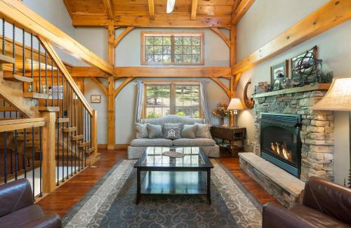 Blue Eye Cabina | Persimmon Hollow with GameRoom