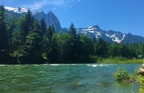 Gold Bar Cabaña | Persis Perch: Charming riverfront, stunning views