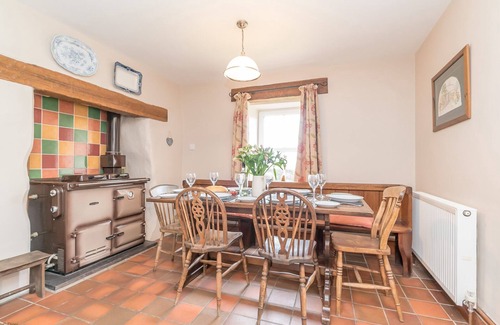 Brynrefail Cabaña | Perthi-Uchaf - a self catering cottage that sleeps 6 guests in 3 bedrooms