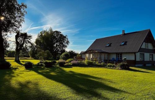 Saarde Casa | Pertle Cottage Private Sauna & Hot Tub Getaway in Nature