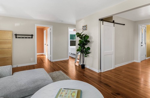 Columbia City Casa | PERU HOUSE: Dreamy, colorful Seattle home with easy access to everywhere!