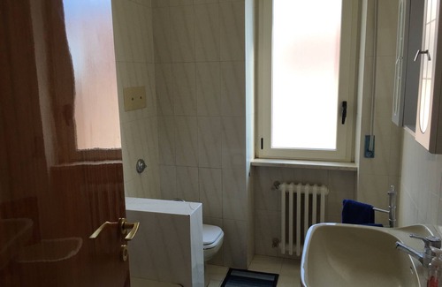 Pineta Apartamento | Pescara 2bd 2ba 4to Piso Vista Apt. Cerca de la playa, parque, universidad
