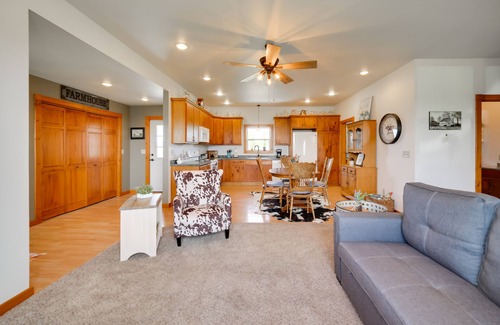 Peshtigo Casa | Peshtigo Dairy Farm Escape: Fire Pit, Grills!