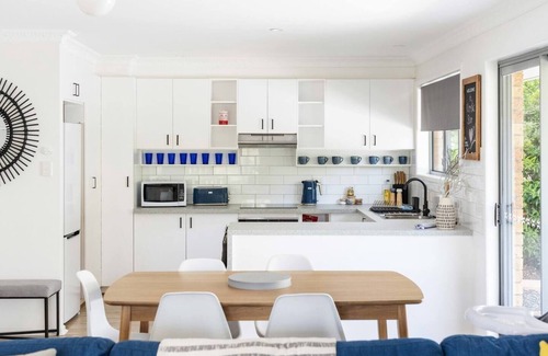 Maleny Casa | "Pet and family friendly 5-Bed Oasis with Lake!