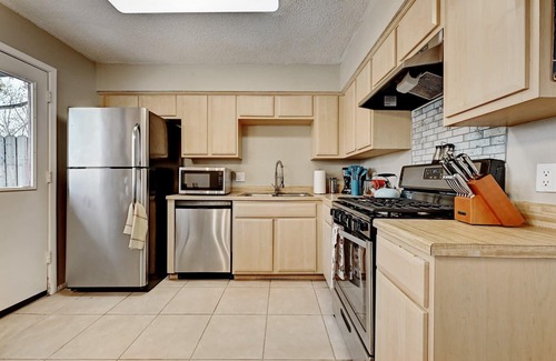 Pflugerville Casa | Pet & Family-Friendly | Newly Remodeled 3BR/2.5BA | Close to i35, Park, Trails