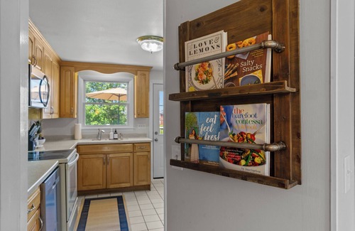 Newport East Casa | Pet & Family Friendly Home Close to Beaches!