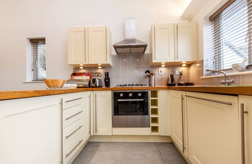 Carnon Downs Cabaña | Pet free Villa Gallery