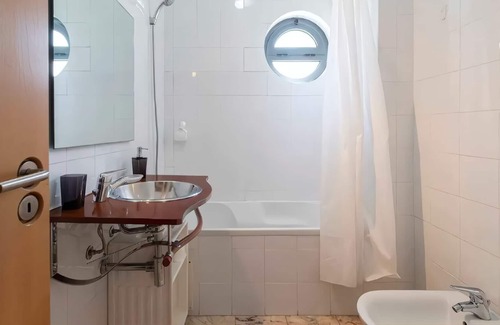 Quinta do Anjo Complejo | Pet-Frendly! Arrábida Resort with Jacuzzi. Just 20 minutes from the beach!
