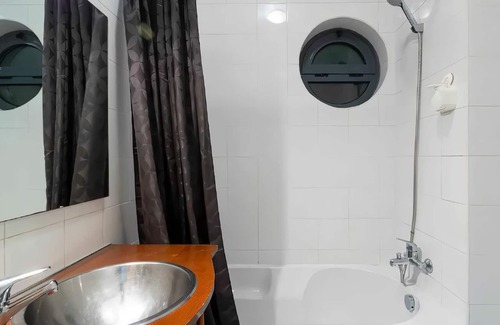 Quinta do Anjo Complejo | Pet-Frendly! Arrábida Resort with Jacuzzi. Just 20 minutes from the beach!