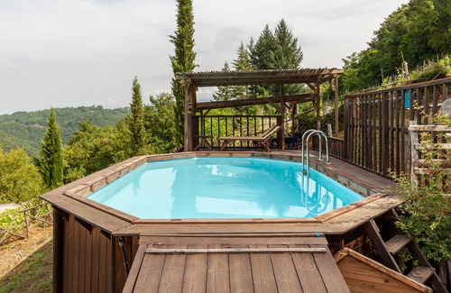 Maglietola Casa | Casa de vacaciones que admite mascotas Il Castello con vistas a la montaña, piscina y Wi-Fi