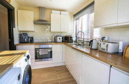 Purleigh Casa | Pet Friendly Home in Chelmsford-Hot Tub-Sleeps 6