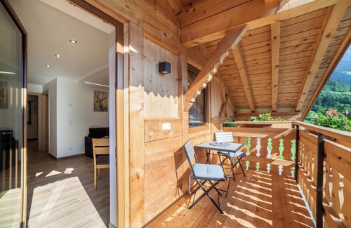 San Martino in Passiria Apartamento | Apartamento que acepta mascotas "INNERGASSERHOF Ferienwohnung Enzian"
