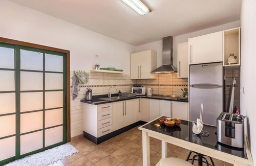 Granadilla de Abona Apartamento | Apartamento B Armonia Rural con vistas al mar, terraza, piscina compartida y Wi-Fi