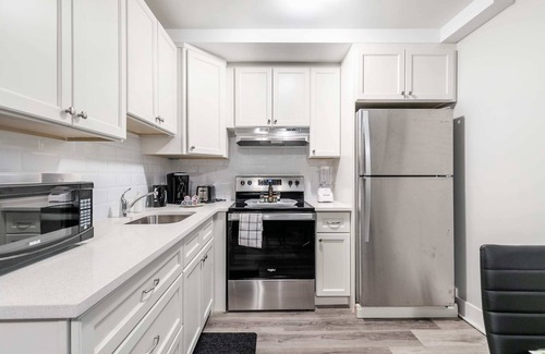 Central Hamilton Apartamento | Pet-friendly 1BR Basement Condo—James Street North