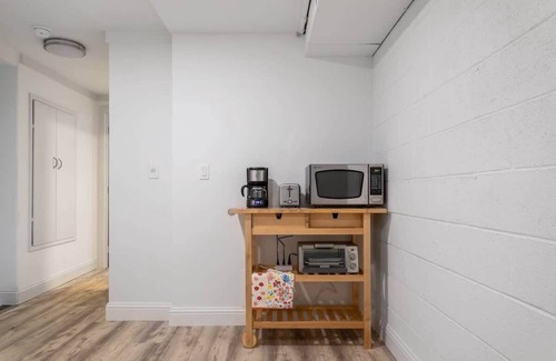 Sammamish Casa | Pet-Friendly 1BR, Central Heating, Free Parking
