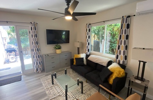 Santa Barbara Cabaña | Pet-Friendly 1BR/1BA ADU, sleeps 2-4ppl, full kitchen, BBQ